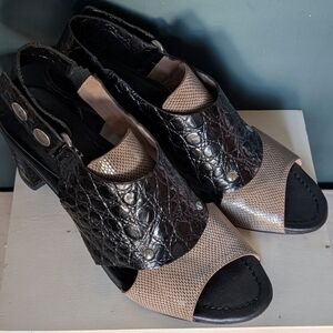 🖤 Anyi Lu Handmade Italian Leather Sandals – Black & Taupe